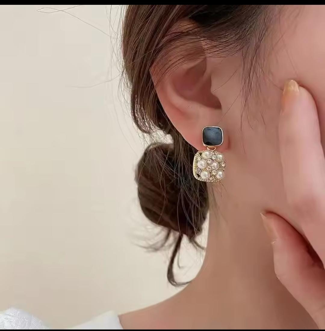 Elegant Black Stone & Pearl Cluster Stud Earrings