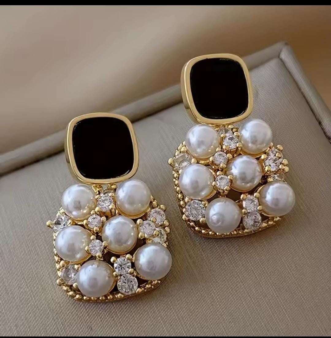 Elegant Black Stone & Pearl Cluster Stud Earrings